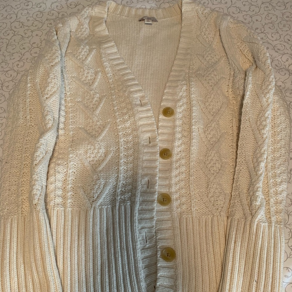 Gap sweater